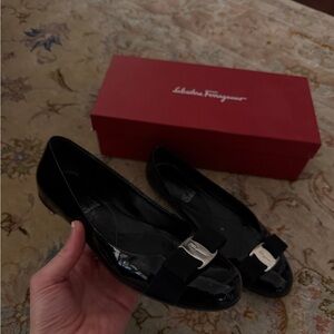 Salvatore Ferragamo Black Patent Bow Ballet Flats size 8